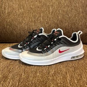 Size 11 nike air max. In great condistion with no damage and little to now marks